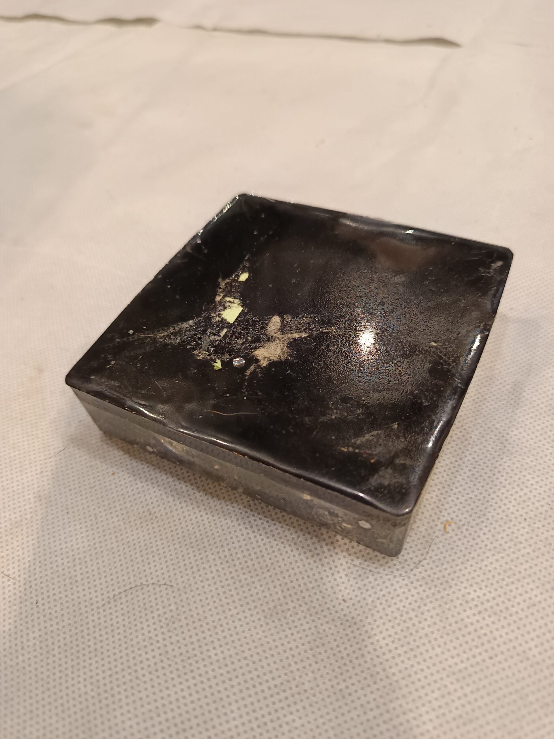 Cendrier carré noir et argent – Image 3