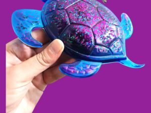 Tortue au couleur de la galaxie en résine époxy artisanales, uniques